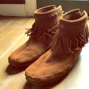 Minnetonka moccasins sz 8